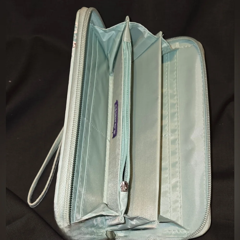 Claire's Mint Green Zip-Around Wristlet With A Sparkling Eiffel Tower Emblem